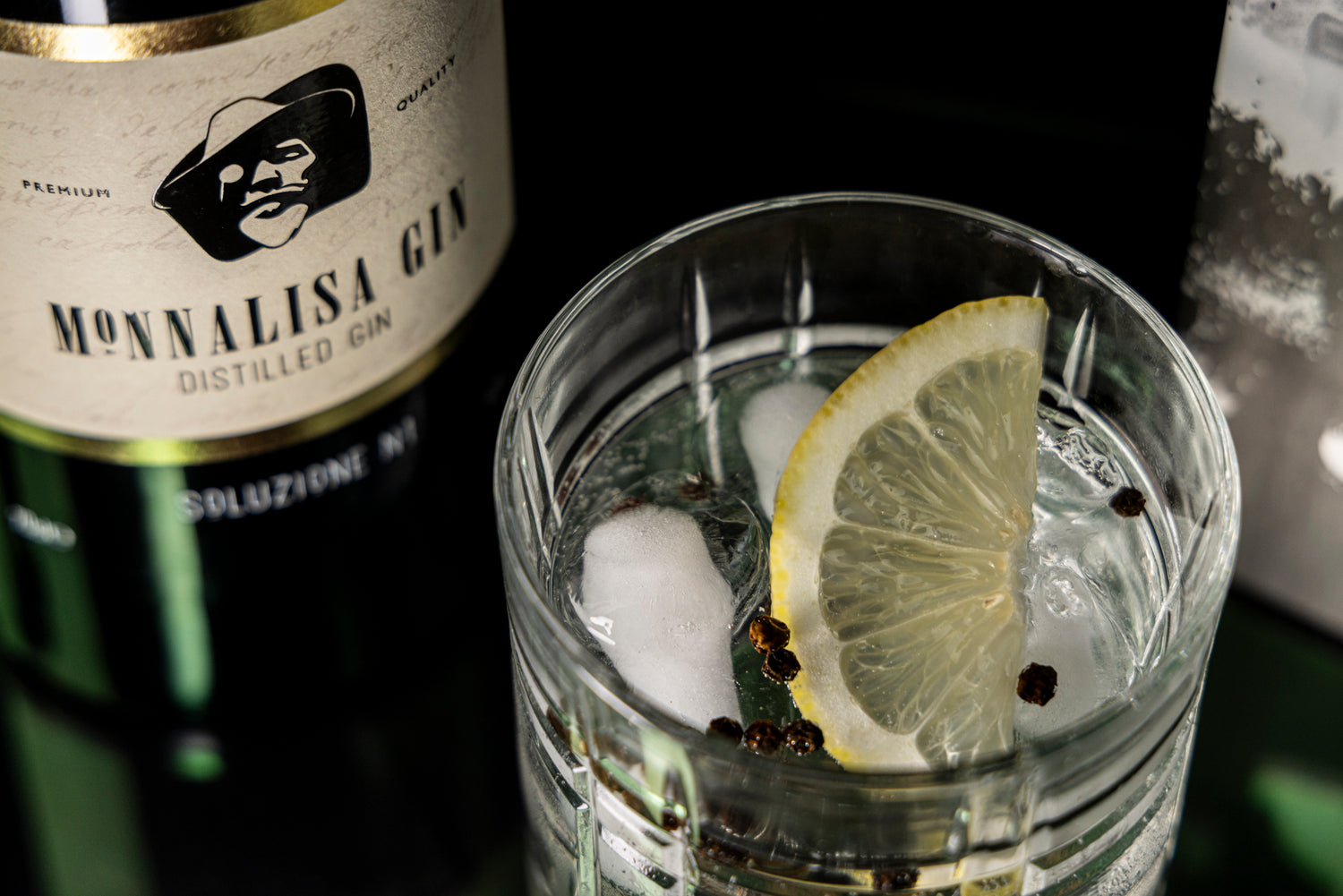 MonnalisaGin_12.2024_31.jpg__PID:d16133b0-fa40-4ed9-a7bd-dd51b4b04601